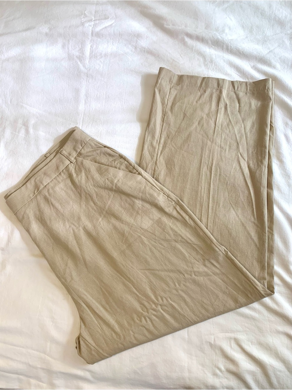 Women’s wide leg Linen Pants. Sofia Vergara Brand. Size 20